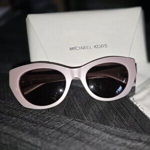Michael Kors  Paloma I Sunglasses Pale Pink Cat Eye Silver Temples Case‎